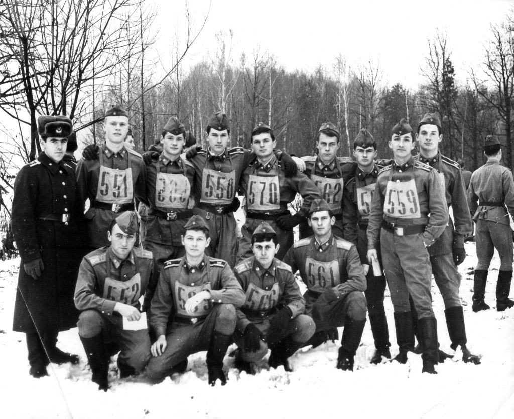Московское пограничное училище с 1986 по 1990 год.